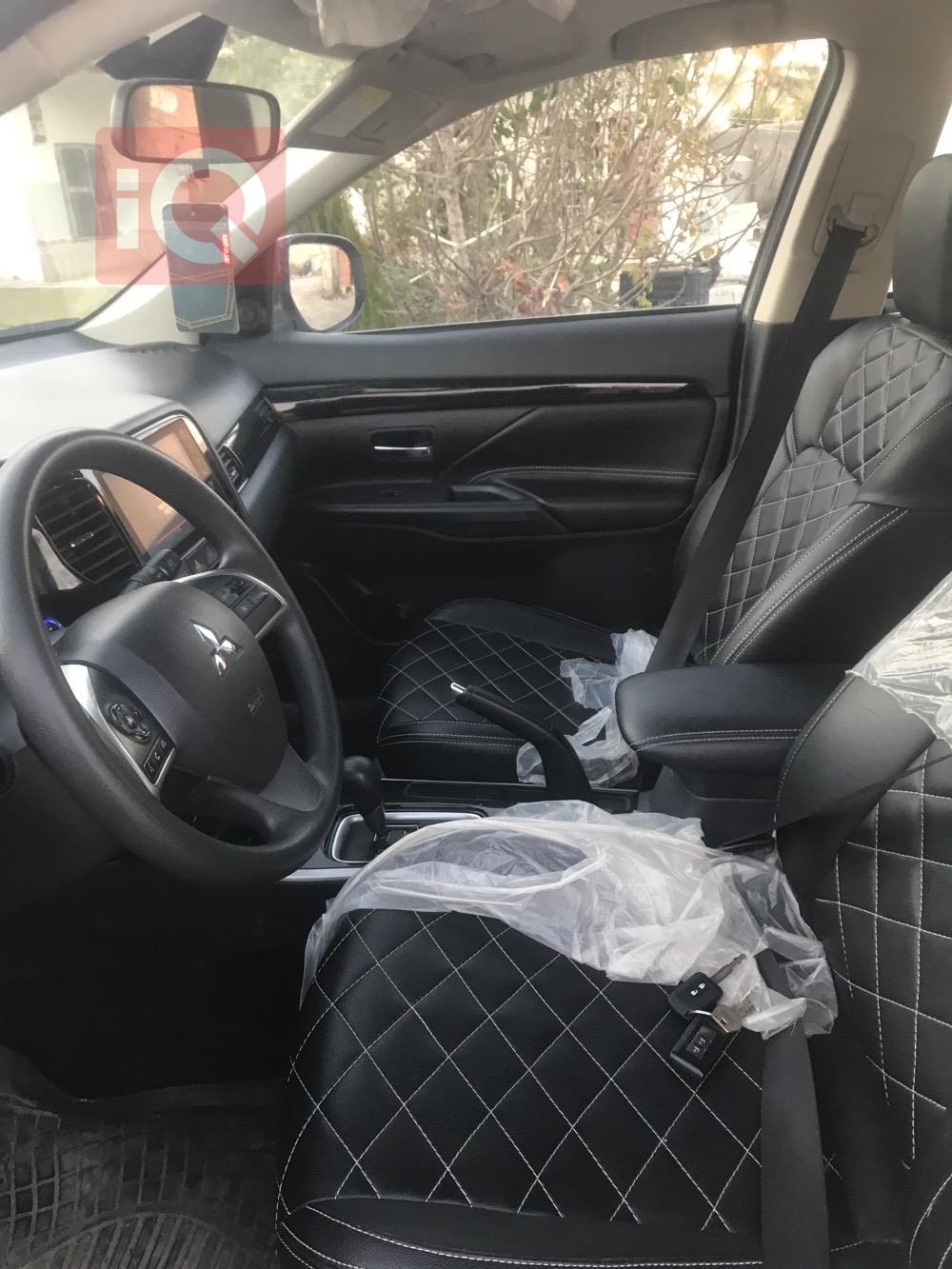 ميتسوبيشي اوتلاندر